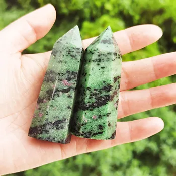 1PCS Natural polido quartz Gem Verde Ruby zoisite torre varinha de cura pedras de cristal ponto